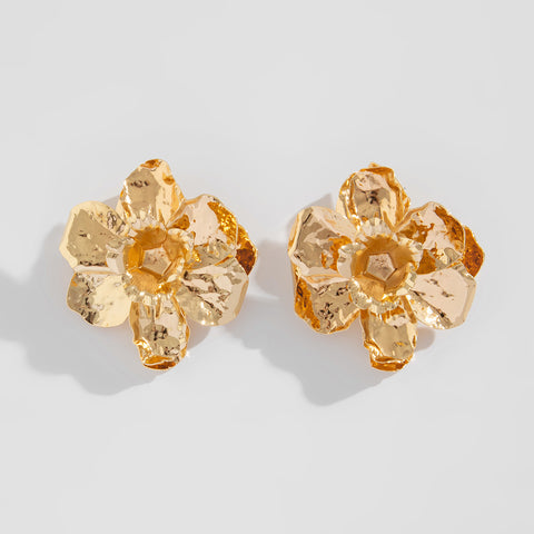 Personalized pleated three-dimensional floral earrings with exaggerated metallic feel and geometric earrings