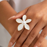 Personalized drip oil five petal flower three-dimensional ring with exaggerated metallic feel, starfish pearl ring