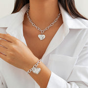 Ins style heart-shaped pendant collarbone chain set, fashionable metal photosensitive surface necklace